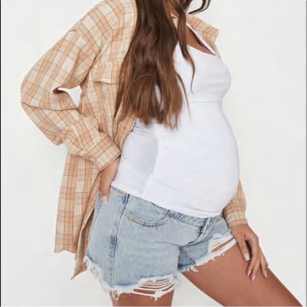 Misguided Maternity Denim Shorts Size Small Distressed - Picture 9 of 10